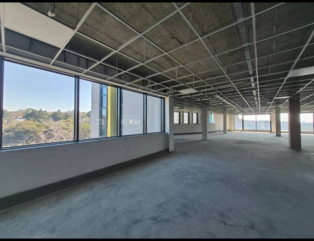 1,200M² OFFICE TO LET IN WAVERLEY